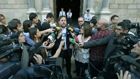 Oriol Junqueras a la salida de su reunión con Mas. Oriol Junqueras a la salida de su reunión con Mas.