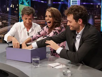 Paula Echevarría, Peter Vives y Pablo Motos leen los secretos del público Paula Echevarría, Peter Vives y Pablo Motos leen los secretos del público