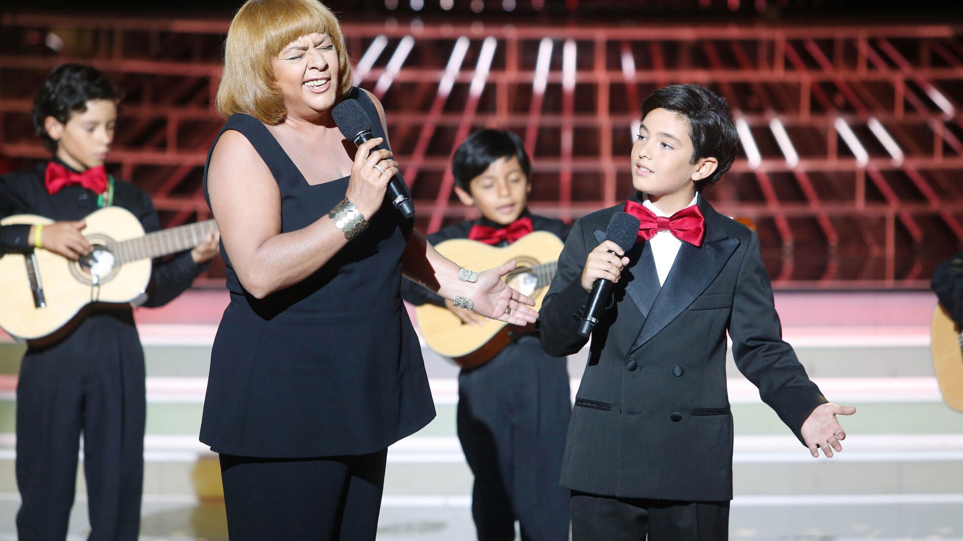 Mar&iacute;a del Monte y Samuel imitan a Los Panchos y Mari Trini en Tu cara me suena Mini