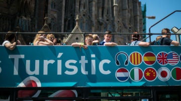 Turistas extranjeros, frente a la Sagrada Familia