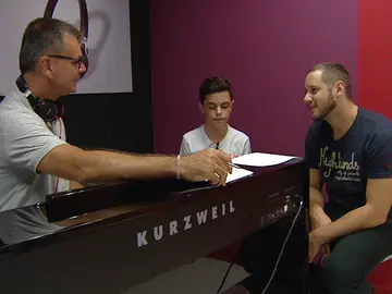 José y Daniel Diges tienen que poner cara de ratón en los ensayos de Tu cara me suena Mini José y Daniel Diges tienen que poner cara de ratón en los ensayos de Tu cara me suena Mini