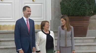 Los reyes reciben en El Pardo a la presidenta chilena Michelle Bachelet 