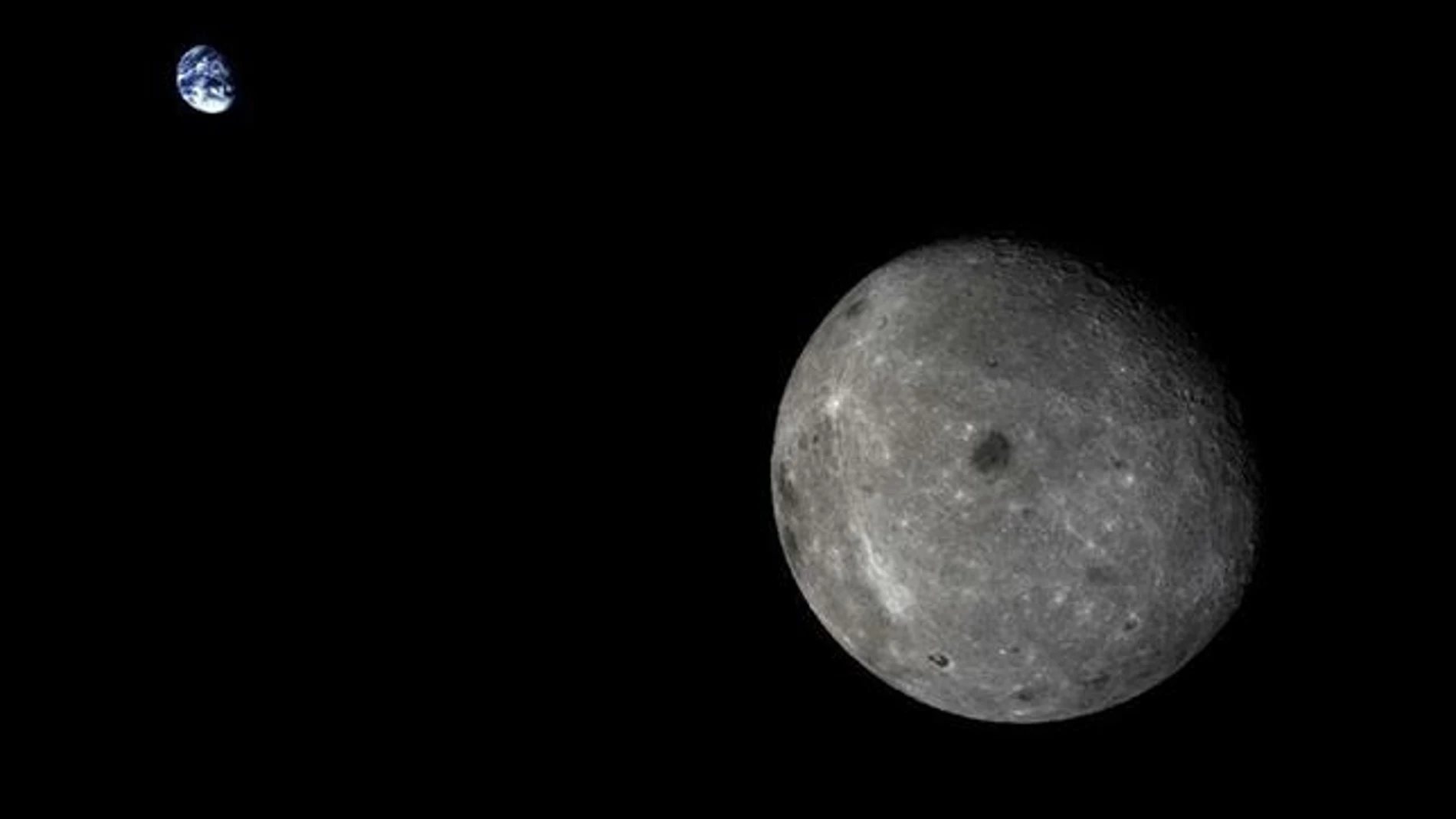 La tierra y la cara oculta de la luna. La tierra y la cara oculta de la luna.