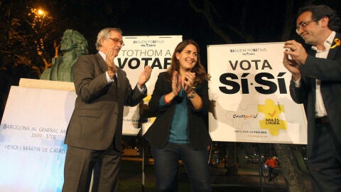 Acto de pega de carteles en Barcelona