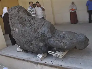 Una excavación clandestina deja al descubierto un templo faraónico en Egipto Una excavación clandestina deja al descubierto un templo faraónico en Egipto