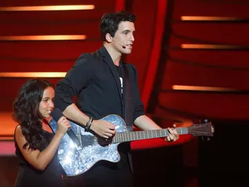 Xuso Jones y Abril imitan a Alejandro Sanz y Alicia Keys en Tu cara me suena Mini Xuso Jones y Abril imitan a Alejandro Sanz y Alicia Keys en Tu cara me suena Mini