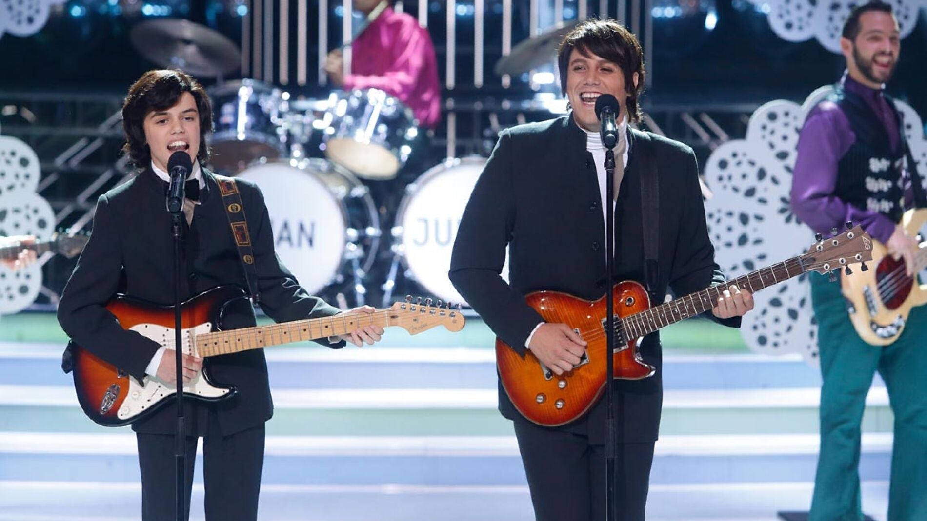 Daniel Diges y Jos&eacute; Luis imitan a Juan y Junior en Tu cara me suena Mini