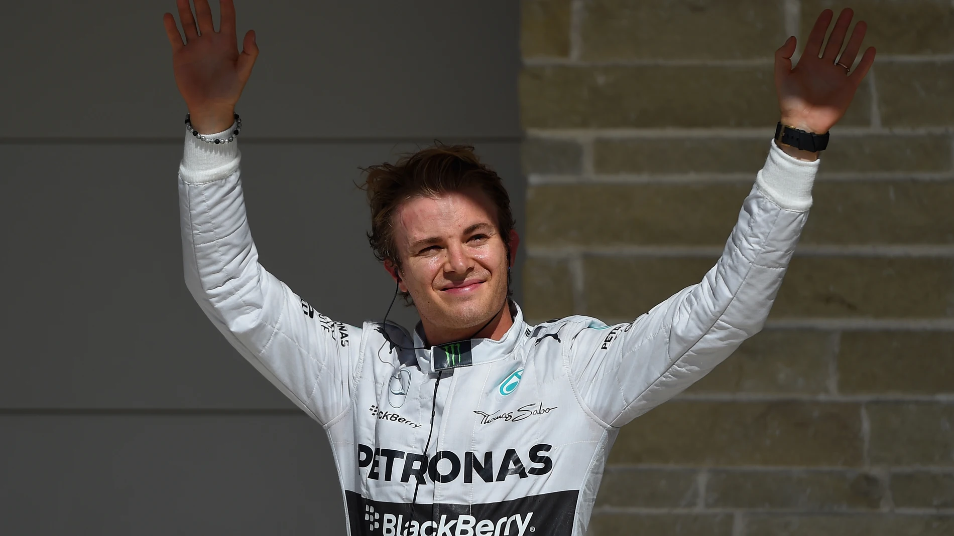 Rosberg saluda a los aficionados en Austin
