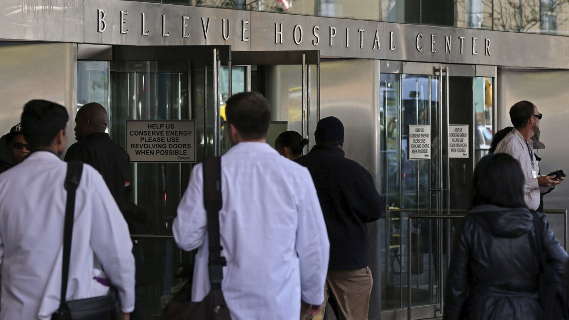 Vista de la entrada del hospital Bellevue