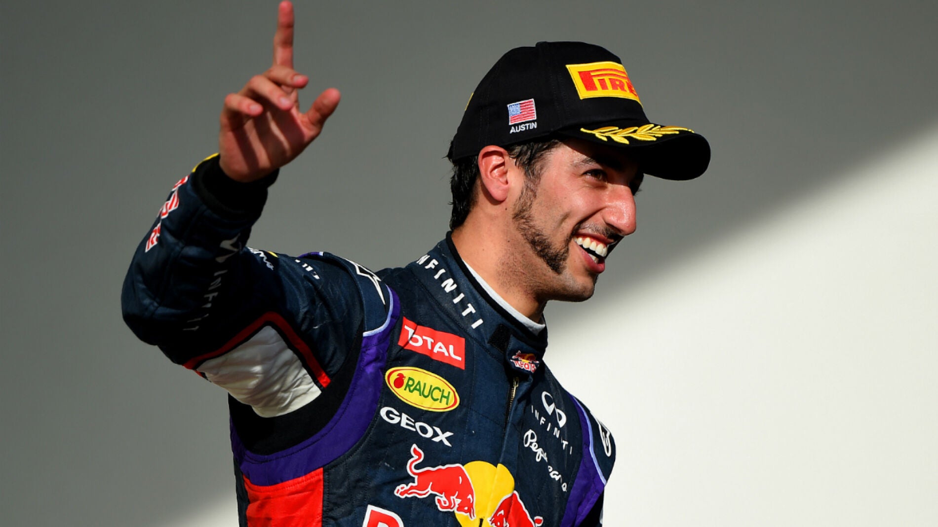 Ricciardo, sonr&iacute;e en el podio de Austin