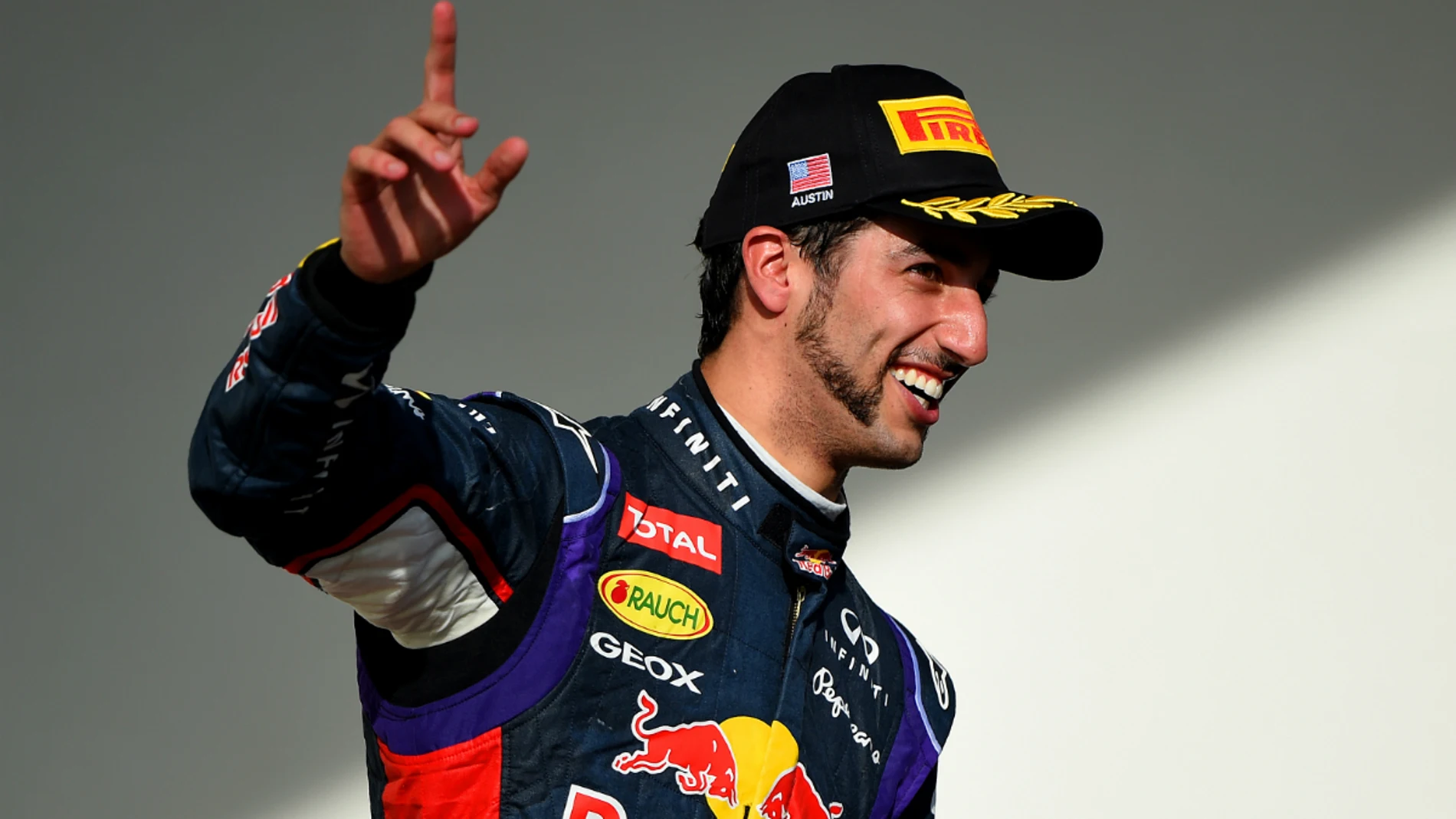 Ricciardo, sonríe en el podio de Austin