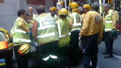 Tres obreros resultan heridos en un incendio en el Banco de España