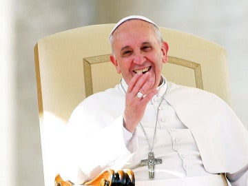 El Papa Francisco, sonriente durante una misa en El Vaticano