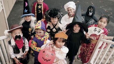 Una niña encuentra una bolsa de metanfetamina entre sus golosinas de Halloween en California