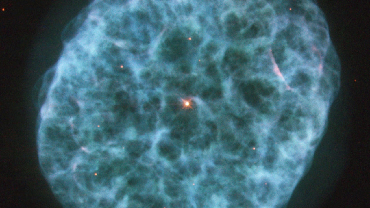 El Hubble capta la imagen de una nebulosa con una estrella central ...