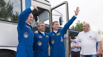 Aterriza con éxito la nave Soyuz TMA-13M, con tres tripulantes a bordo