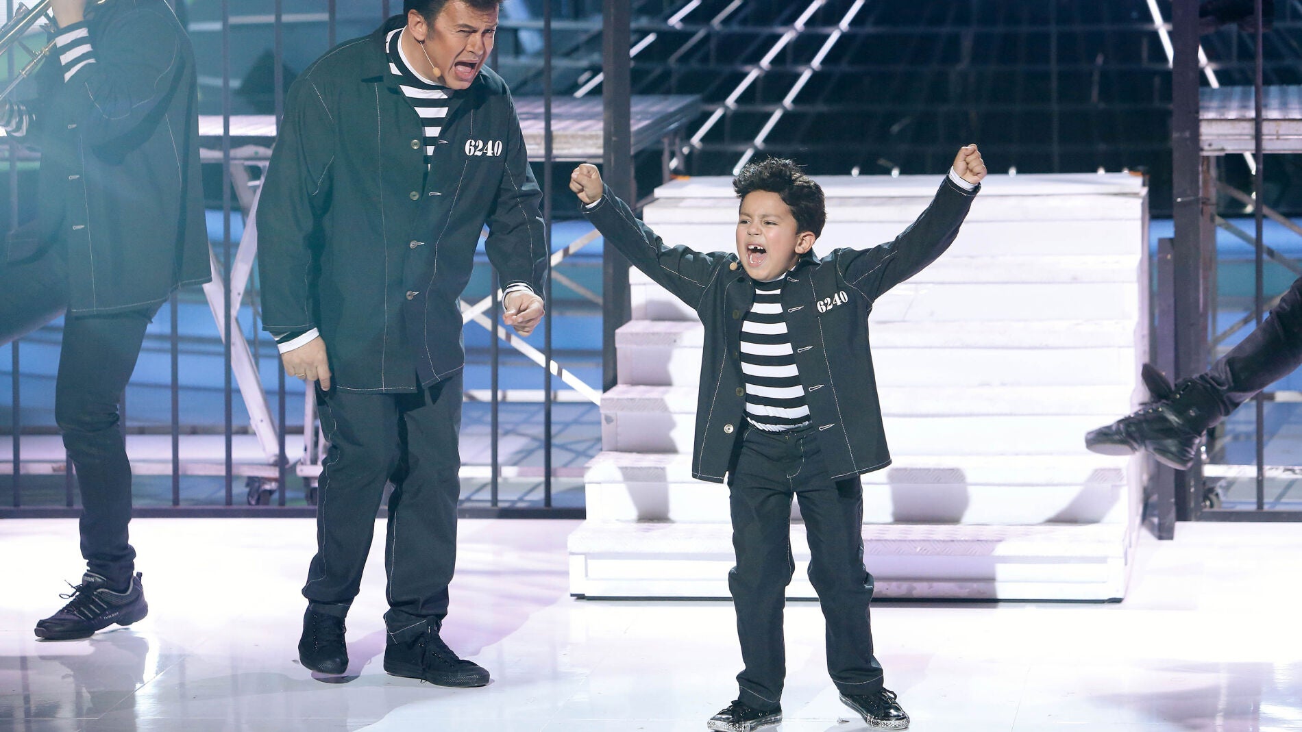 Miki Nadal y Fran imitan a Elvis Presley en Tu cara me suena Mini