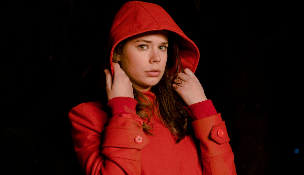 Laia Costa es Caperucita