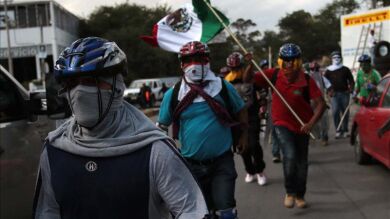 Familiares de los 43 desaparecidos en México inician una marcha por varias ciudades