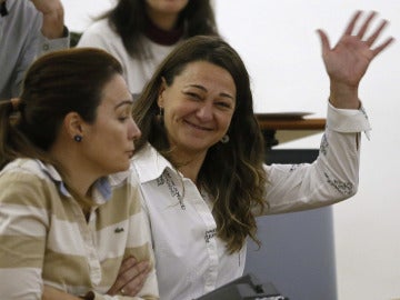 Beatriz Arceredillo sonríe tras ser elegida alcaldesa de Parla