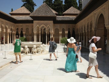 Visitantes en La Alhambra