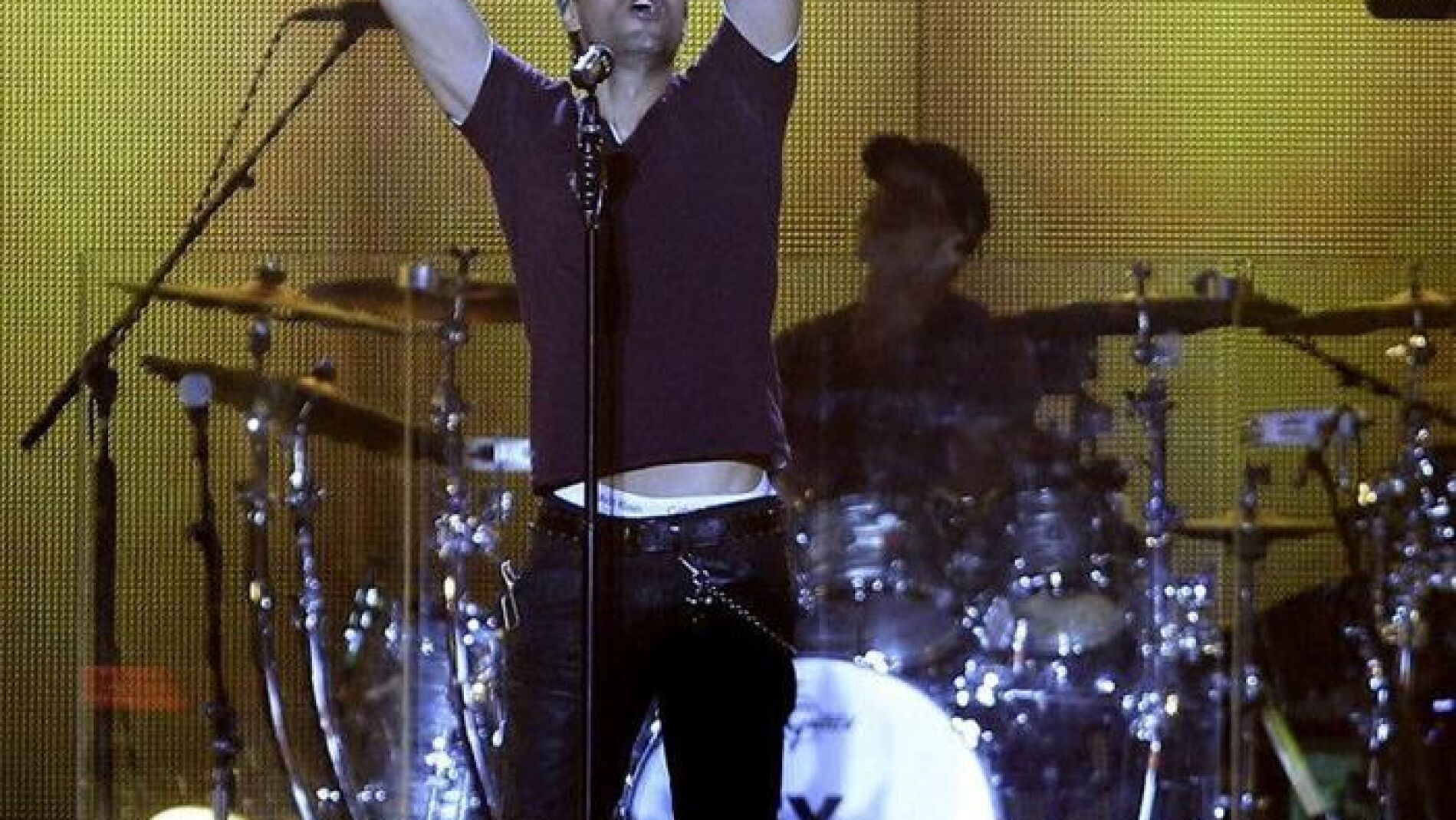 Enrique Iglesias hace bailar al Palacio de los Deportes de Madrid