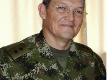 Imagen de archivo del general colombiano secuestrado, Rubén Alzate