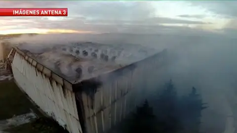 Imagen aérea del incendio de la fábrica de Campofrío en Burgos Imagen aérea del incendio de la fábrica de Campofrío en Burgos
