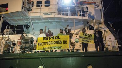 Greenpeace denuncia que Fomento 'retiene' el Arctic Sunrise en Lanzarote