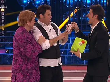 Miki Nadal gana el premio al artista revelación de Tu cara me suena Mini Miki Nadal gana el premio al artista revelación de Tu cara me suena Mini