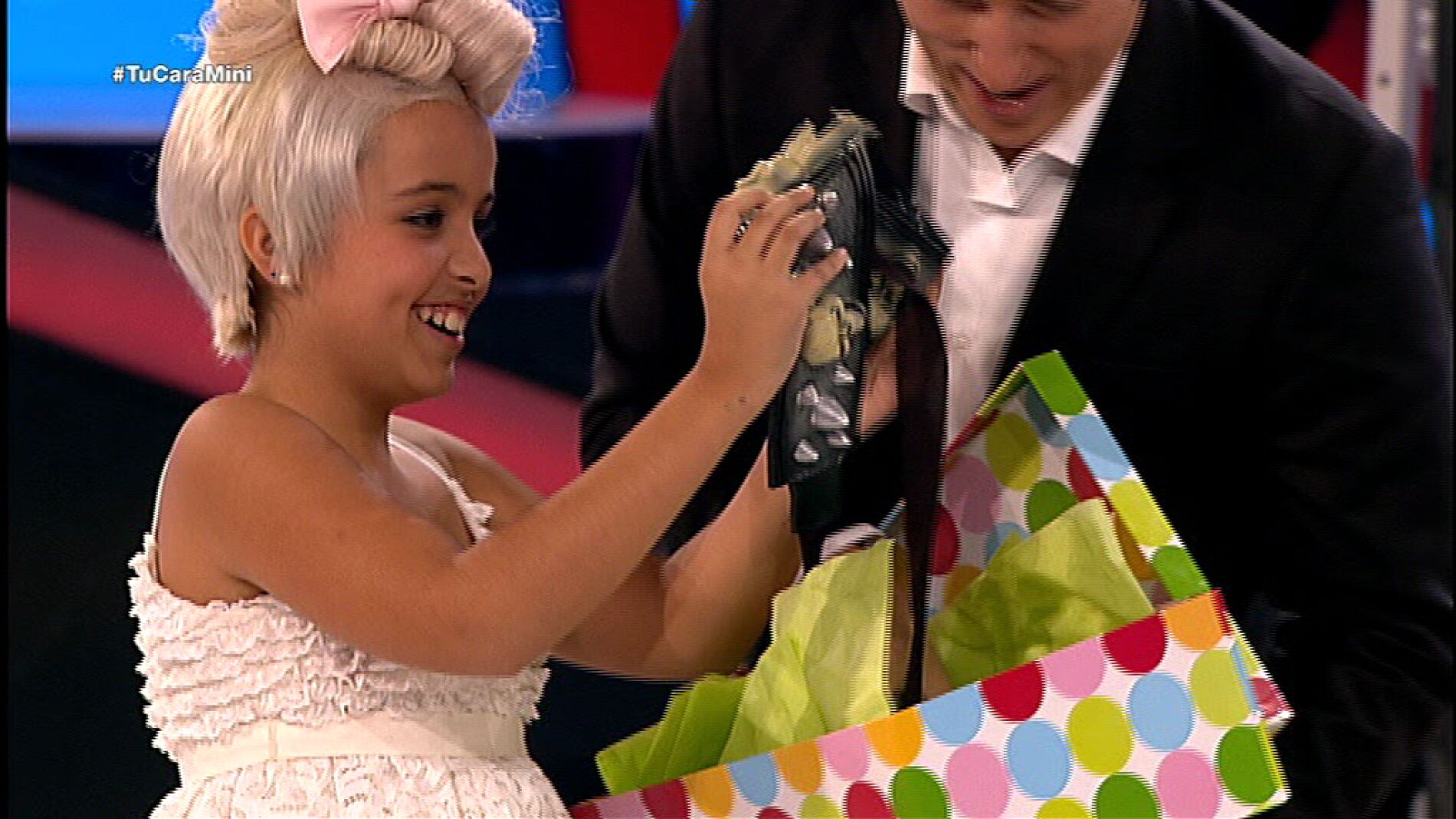 Abril gana el premio a la ni&ntilde;a de la curva de Tu cara me suena Mini