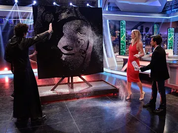 Bar Rafaeli, El Hombre de Negro y Pablo Motos en El Hormiguero 3.0 Bar Rafaeli, El Hombre de Negro y Pablo Motos en El Hormiguero 3.0