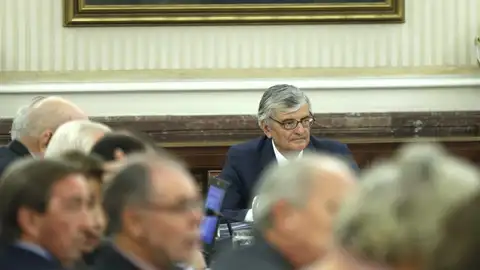 Torres Dulce preside una reunión. Torres Dulce preside una reunión.