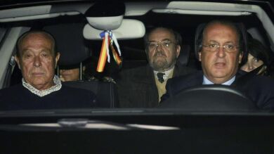 La duquesa de Alba permanece en el Palacio de Dueñas con sus hijos