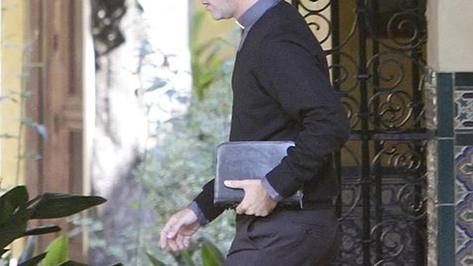 Ignacio Jiménez Sánchez-Dalp, confesor de la Duquesa de Alba. Ignacio Jiménez Sánchez-Dalp, confesor de la Duquesa de Alba.