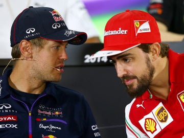 Vettel y Alonso charlando