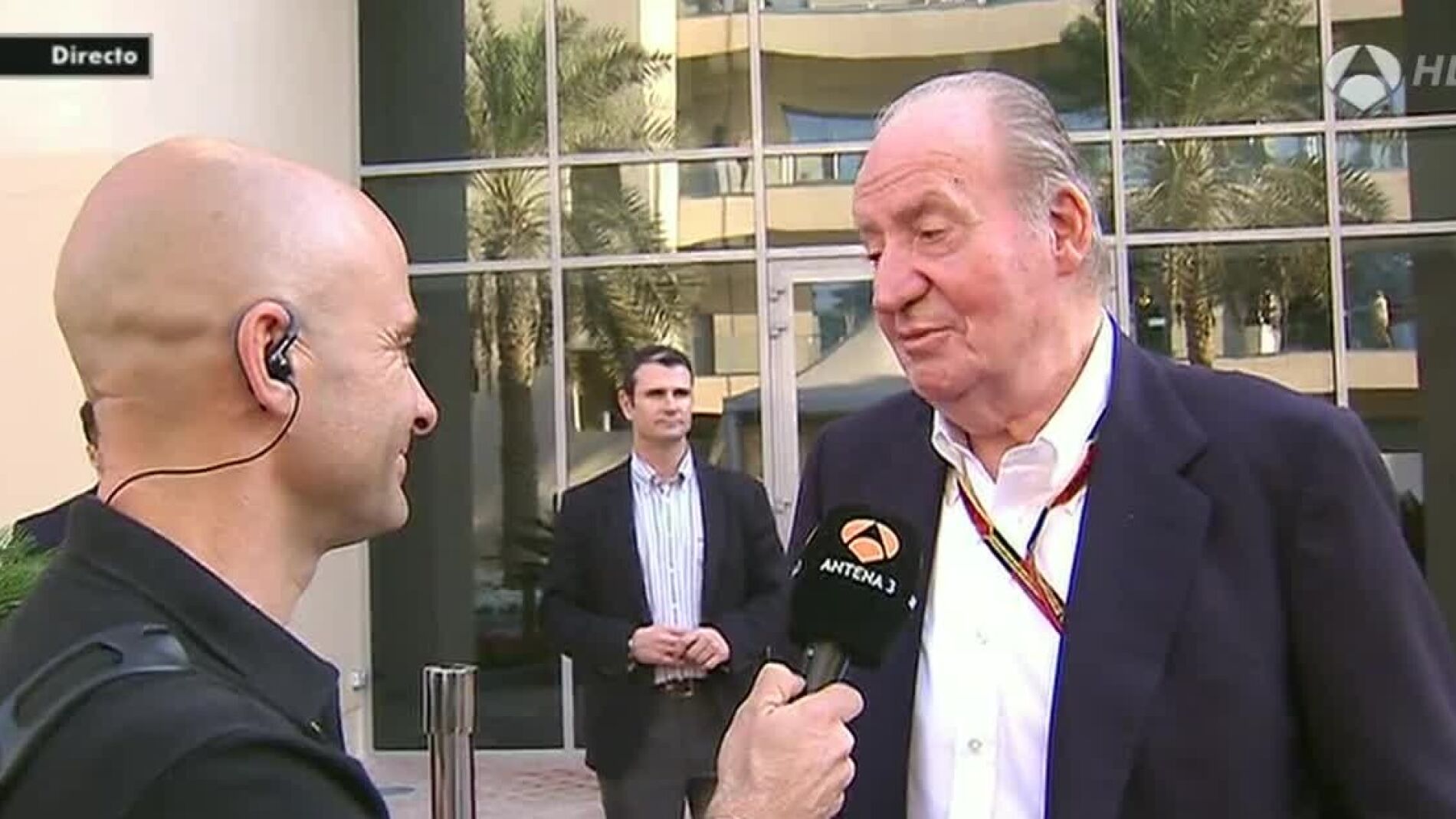 El Rey Juan Carlos charla con Antonio Lobato en Abu Dabi