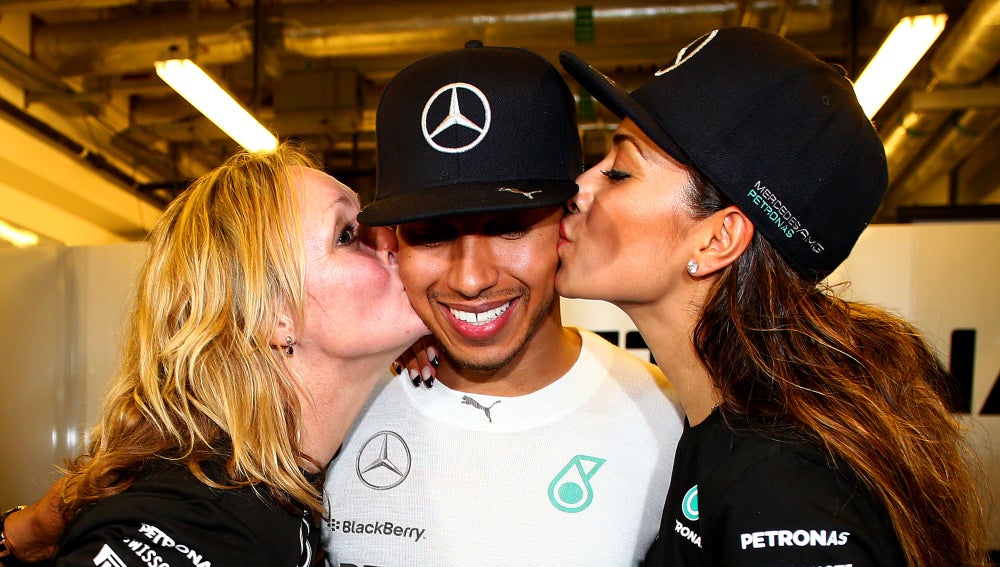 Un beso muy familiar
