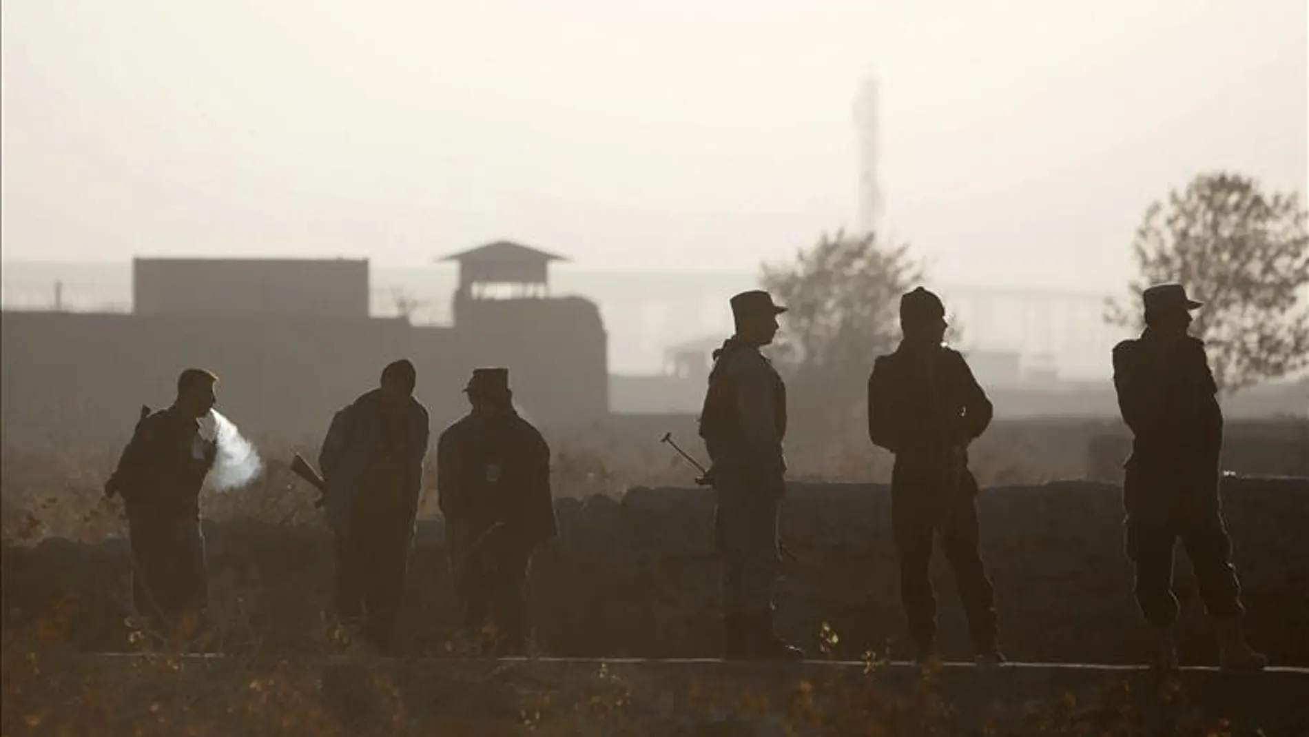 Un atentado suicida en Afganistán deja al menos 40 muertos y más de 70 heridos Un atentado suicida en Afganistán deja al menos 40 muertos y más de 70 heridos