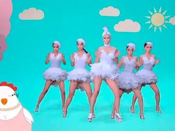 Coreografía en el vídeoclip 'Chick Chick'. Coreografía en el vídeoclip 'Chick Chick'.