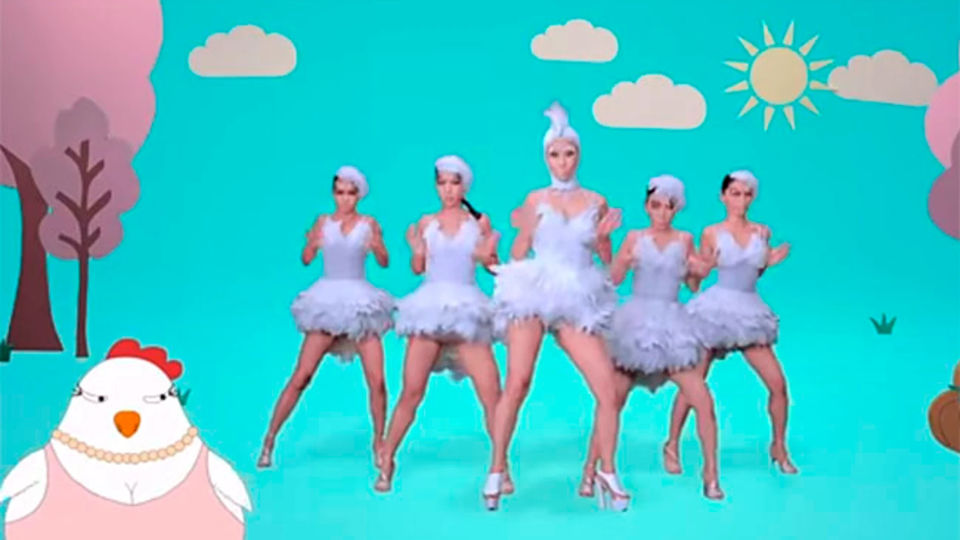 Coreografía en el vídeoclip 'Chick Chick'. Coreografía en el vídeoclip 'Chick Chick'.