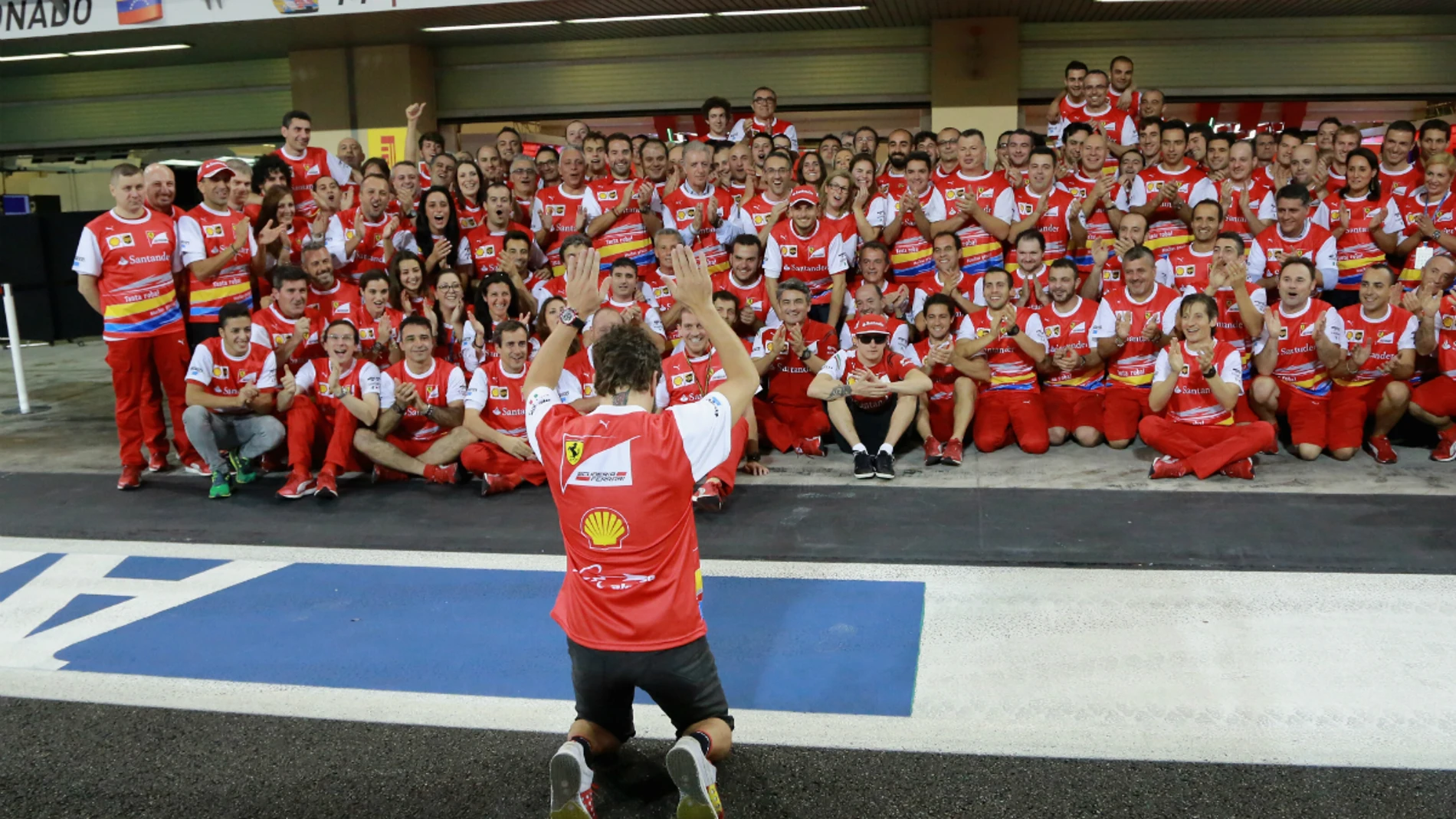 Alonso alaba al equipo Ferrari