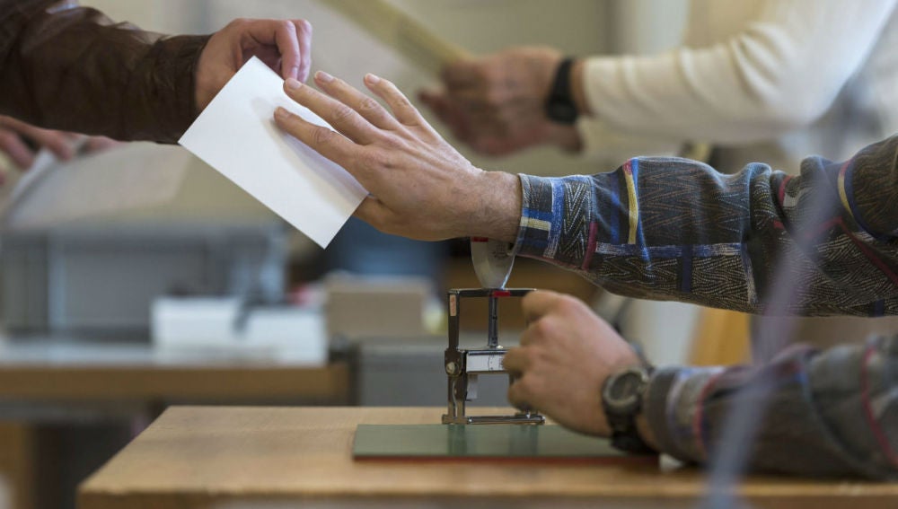 Suiza decide no limitar más la inmigración