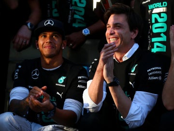 Lewis Hamilton y Toto Wolff