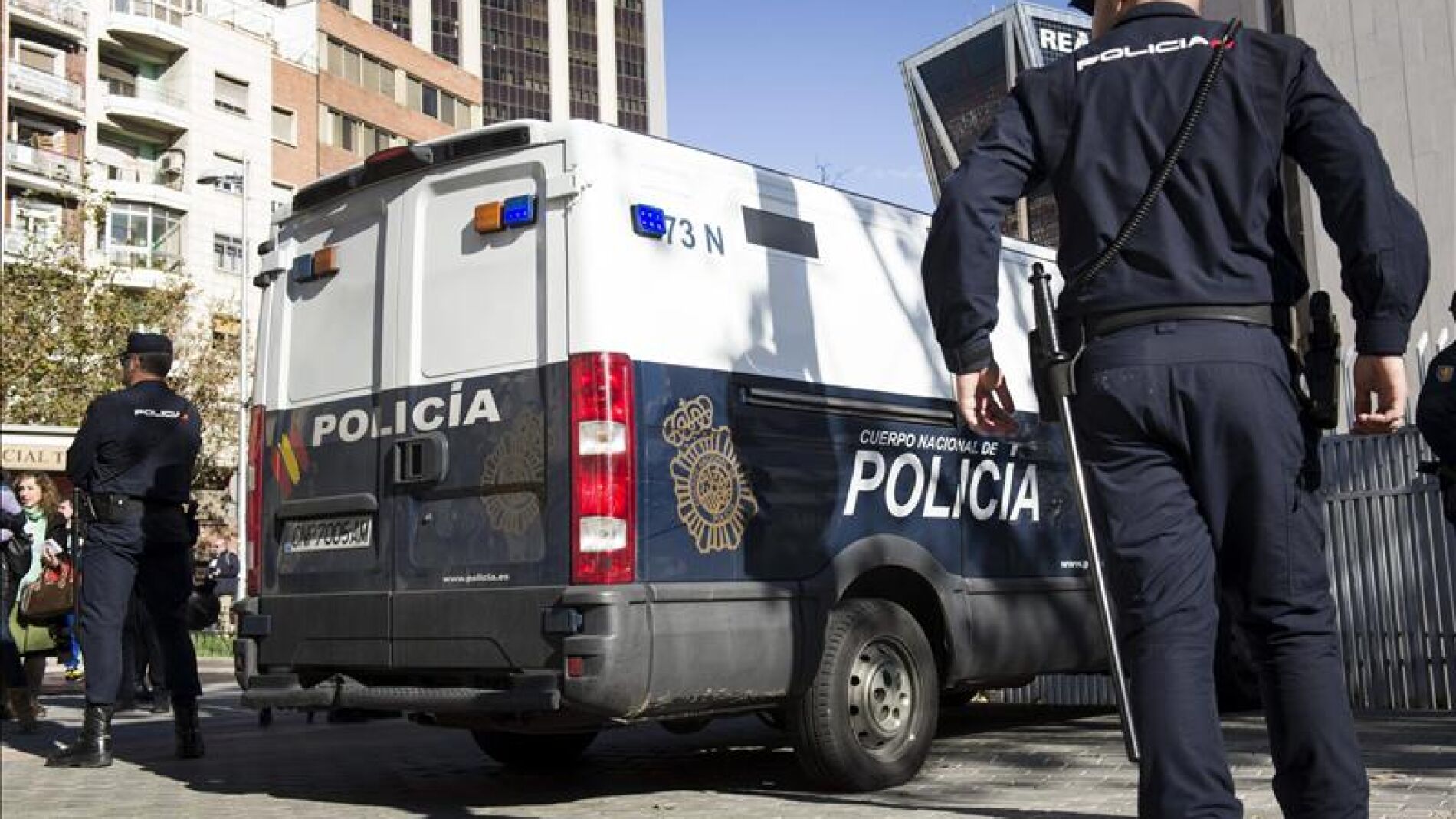 Polic&iacute;a Nacional en Plaza de Castilla
