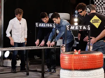 Marc y Álex Márquez con El Hombre de Negro en El Hormiguero 3.0 Marc y Álex Márquez con El Hombre de Negro en El Hormiguero 3.0
