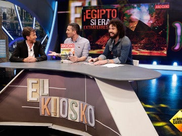 Juan y Damián en el Kiosko