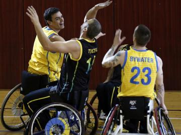 Pedro Sánchez en un partido de baloncesto con el equipo del Comité Español de Representantes de Personas con Discapacidad