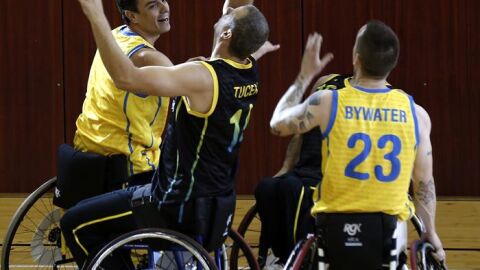 Pedro S&aacute;nchez en un partido de baloncesto con el equipo del Comit&eacute; Espa&ntilde;ol de Representantes de Personas con Discapacidad