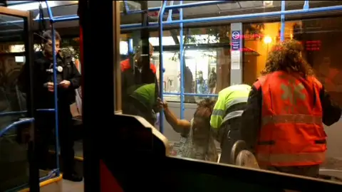 Una mujer da a luz en un autobús urbano en Palma de Mallorca Una mujer da a luz en un autobús urbano en Palma de Mallorca